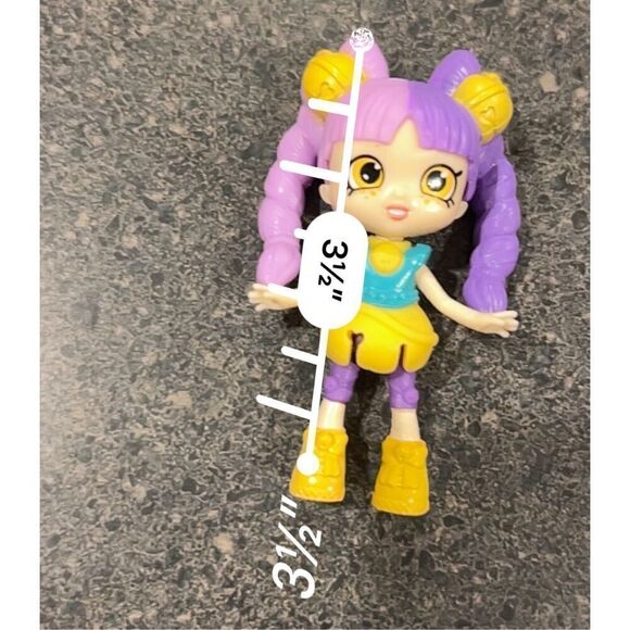 Shopkins Rainbow Beach Toy ISABELL Happy Places mini Doll - Picture 8 of 8
